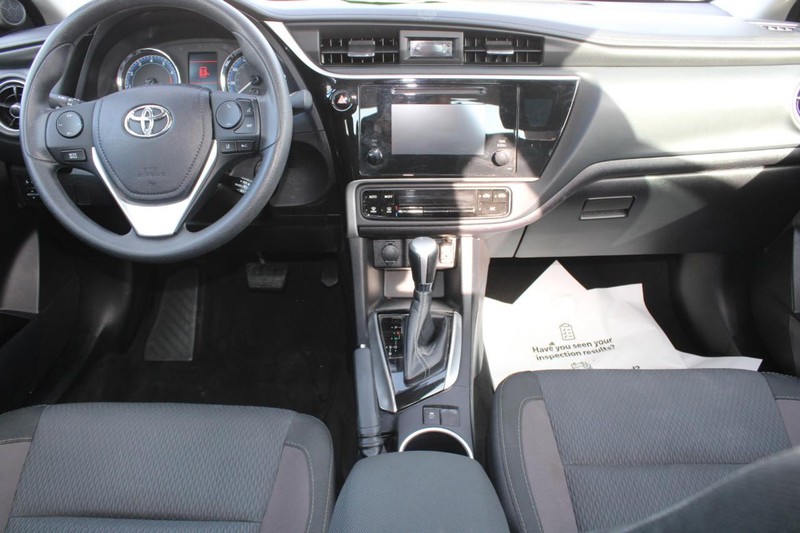 Toyota Corolla Vehicle Image 11