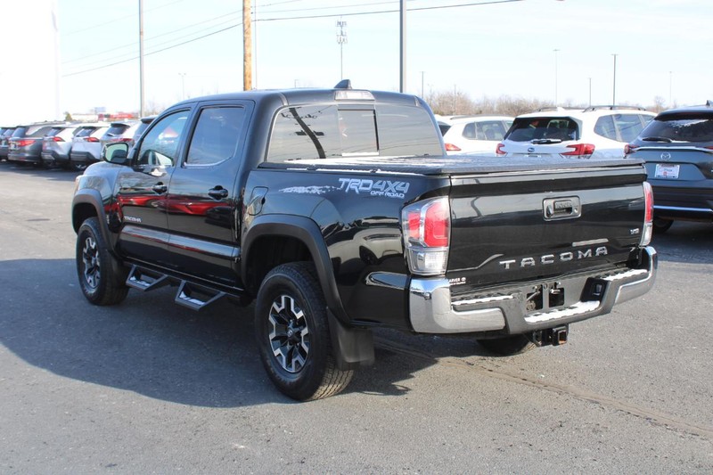 Toyota Tacoma 4WD Vehicle Image 05