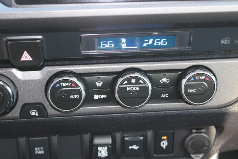 Toyota Tacoma 4WD Vehicle Image 18