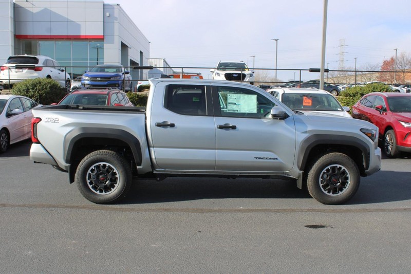 Toyota Tacoma 4WD Vehicle Image 02