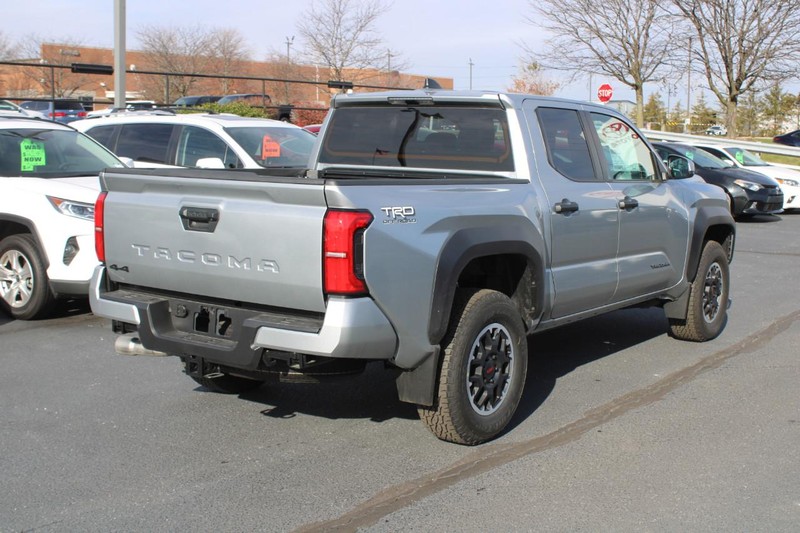 Toyota Tacoma 4WD Vehicle Image 03