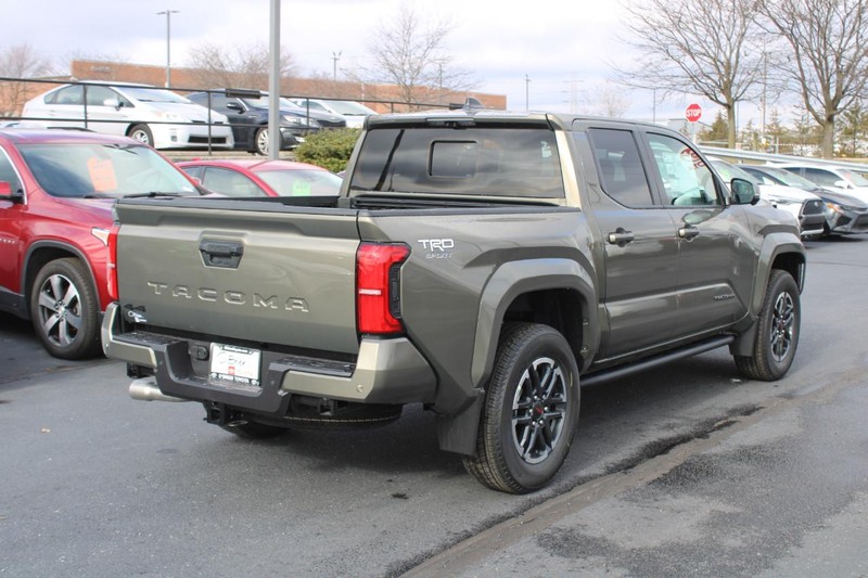 Toyota Tacoma 4WD Vehicle Image 03