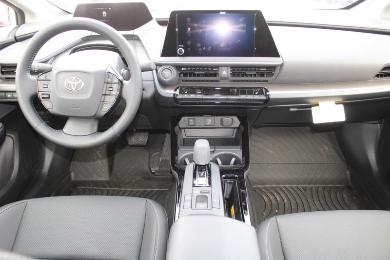 Toyota Prius Vehicle Image 05