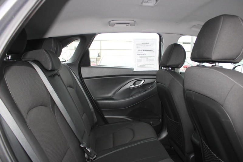 Hyundai Elantra GT Vehicle Image 10