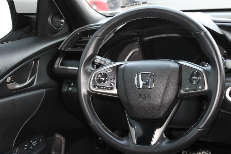 Honda Civic Hatchback Vehicle Image 12