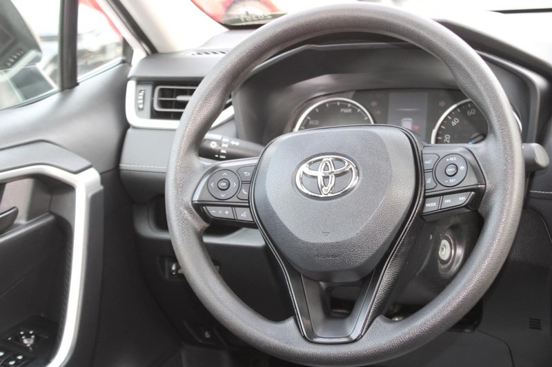 Toyota RAV4 Hybrid Vehicle Image 12