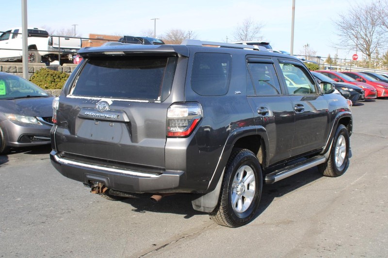 Toyota 4Runner Vehicle Image 03