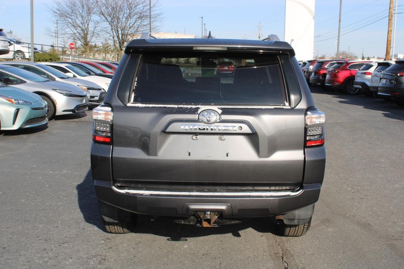 Toyota 4Runner Vehicle Image 04