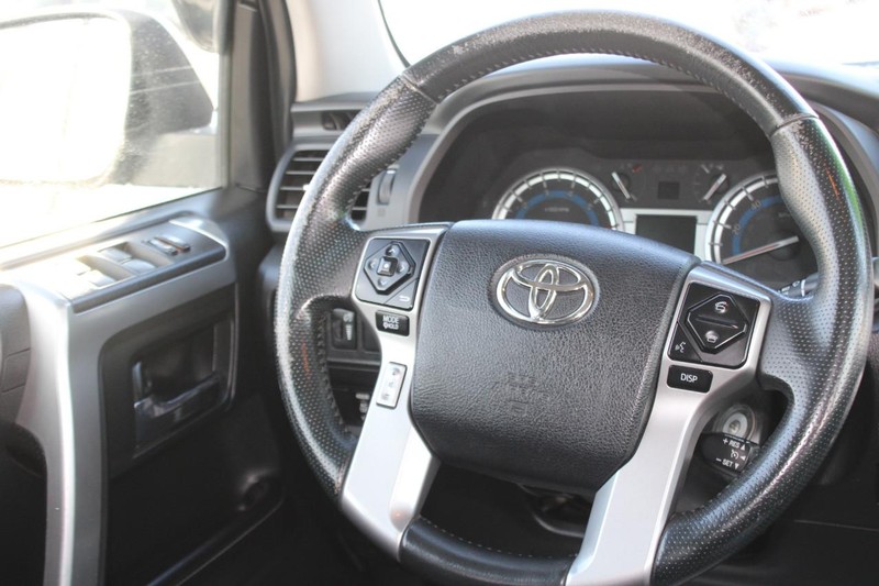 Toyota 4Runner Vehicle Image 13