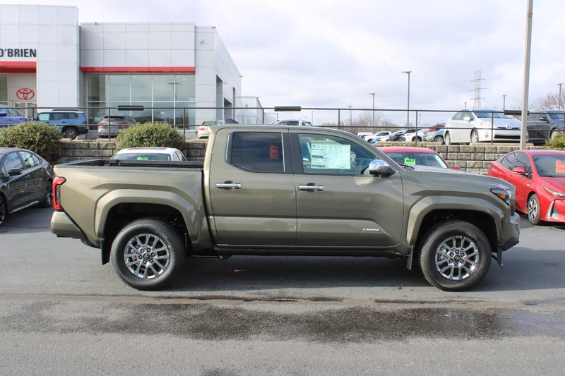 Toyota Tacoma 4WD Vehicle Image 02