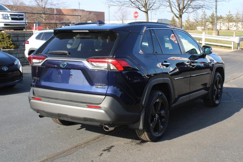 Toyota RAV4 Hybrid Vehicle Image 03