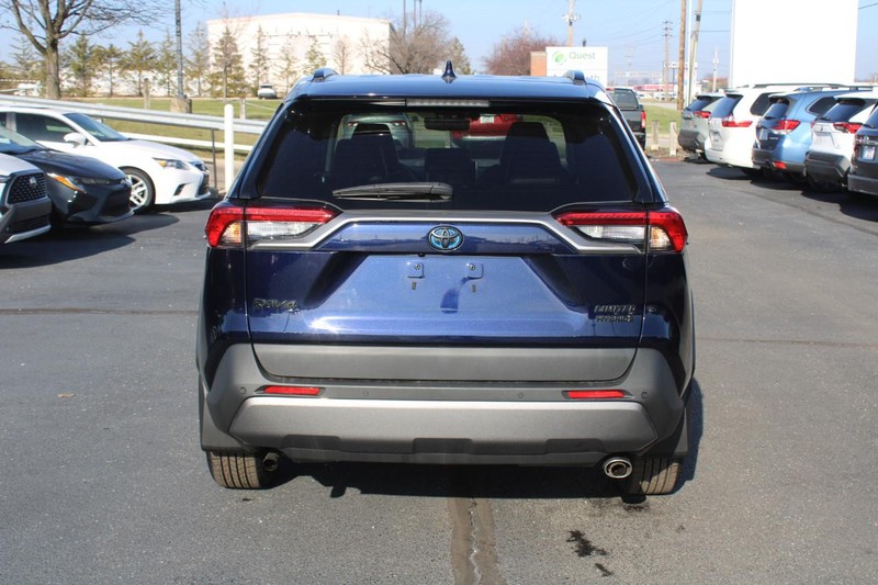 Toyota RAV4 Hybrid Vehicle Image 04