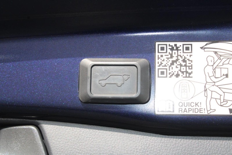 Toyota RAV4 Hybrid Vehicle Image 08