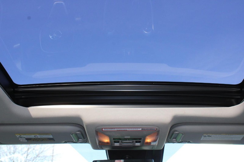 Toyota RAV4 Hybrid Vehicle Image 12