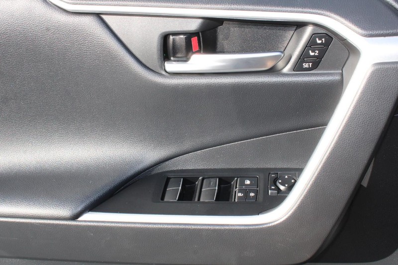 Toyota RAV4 Hybrid Vehicle Image 26