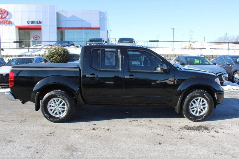 Nissan Frontier Vehicle Image 02