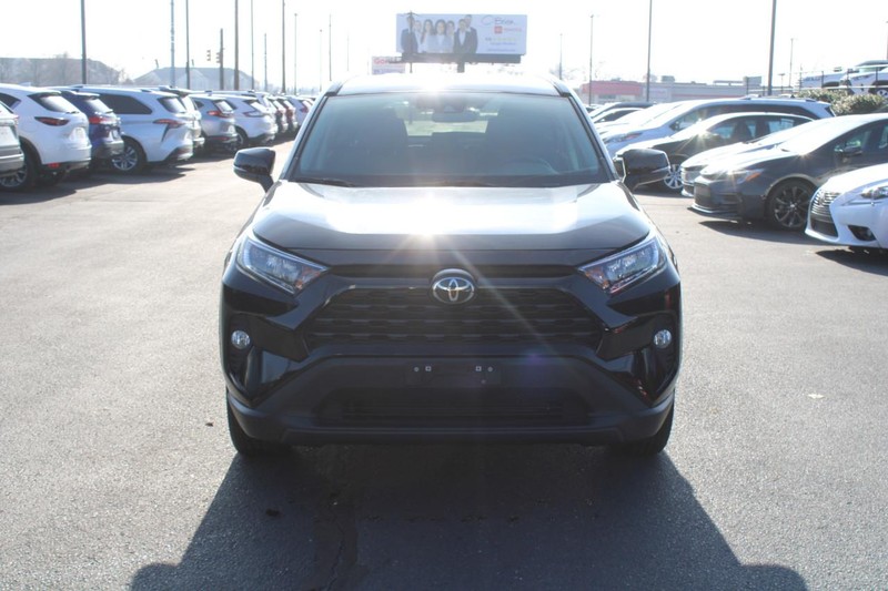 Toyota RAV4 Vehicle Image 09