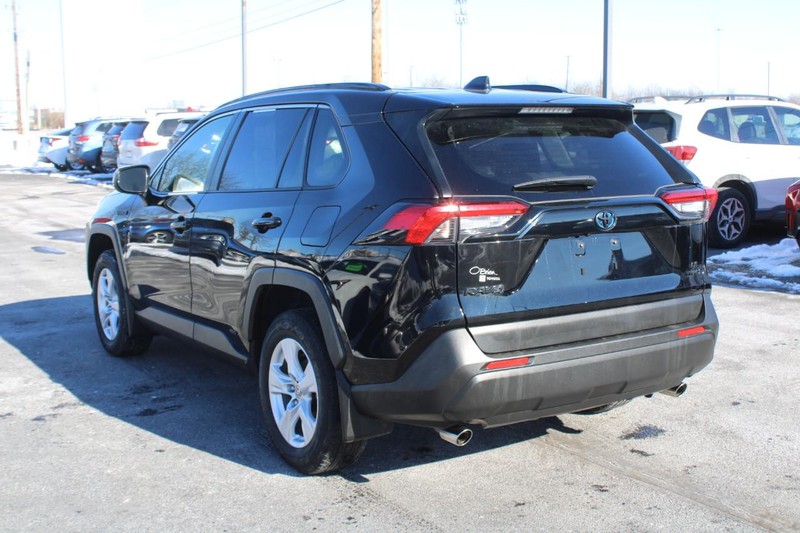 Toyota RAV4 Hybrid Vehicle Image 05