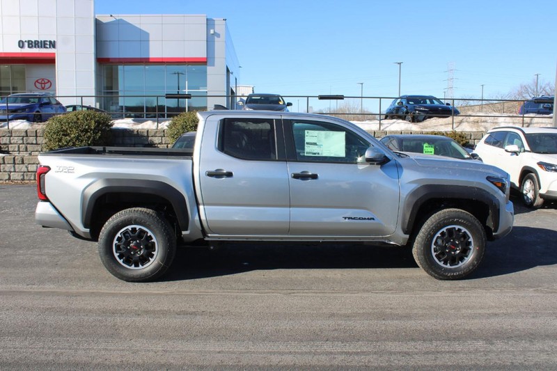 Toyota Tacoma 4WD Vehicle Image 02