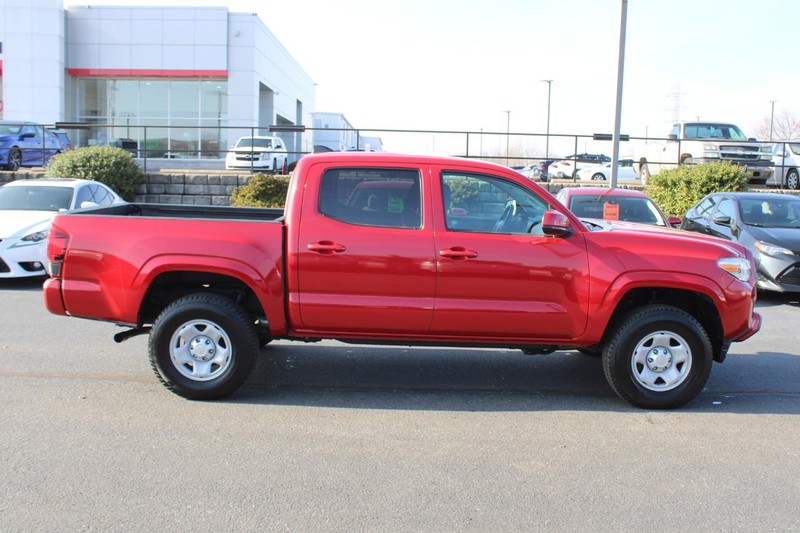 Toyota Tacoma 4WD Vehicle Image 02