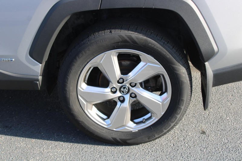 Toyota RAV4 Hybrid Vehicle Image 06