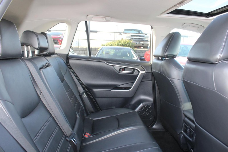 Toyota RAV4 Hybrid Vehicle Image 11