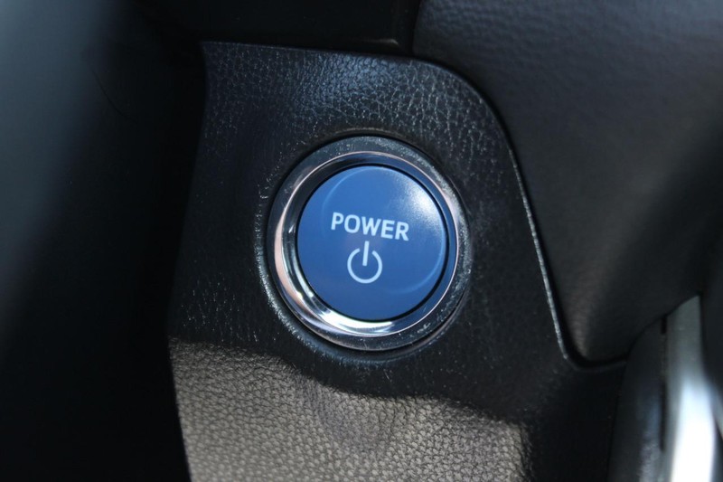 Toyota RAV4 Hybrid Vehicle Image 17