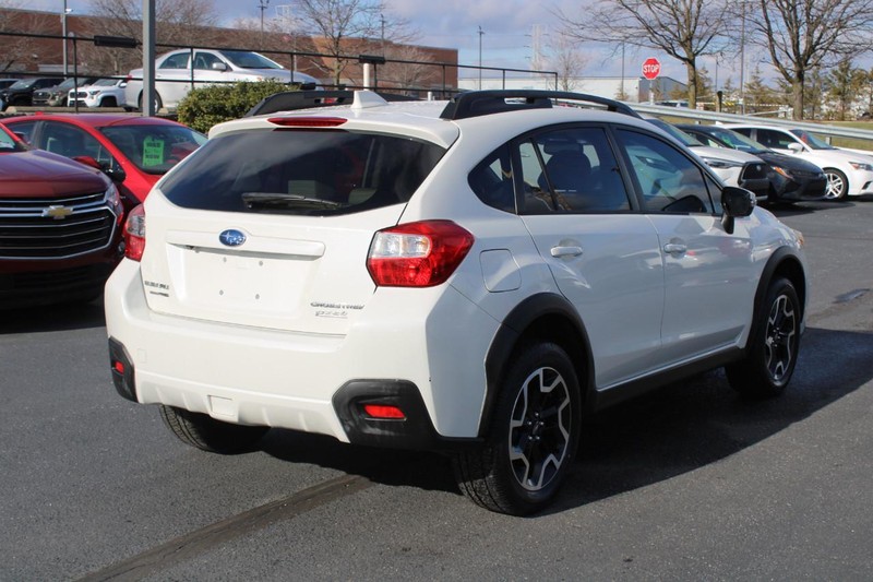 Subaru Crosstrek Vehicle Image 03