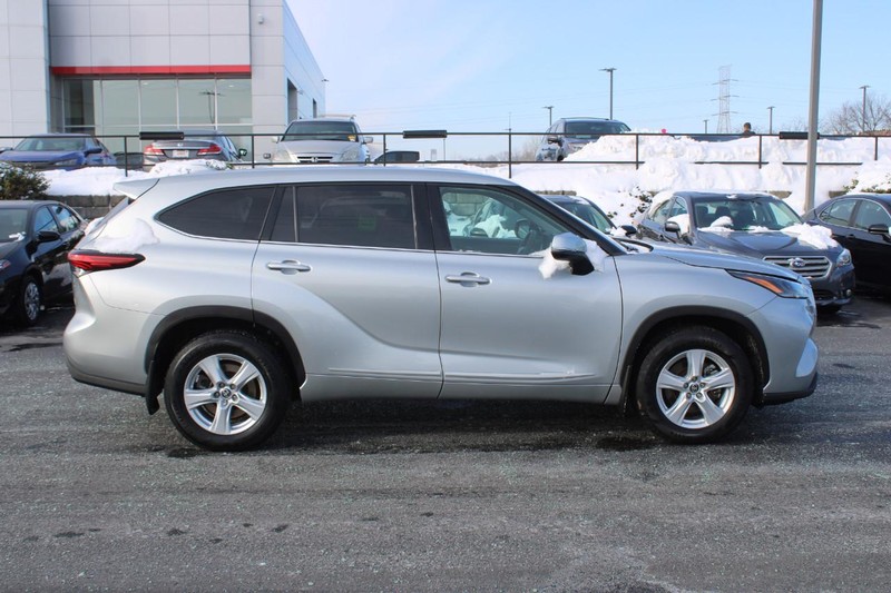 Toyota Highlander Vehicle Image 02