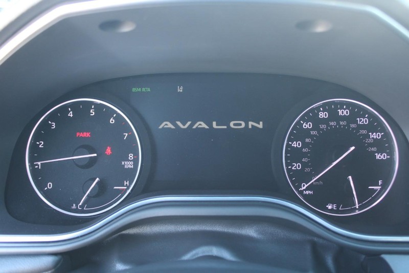 Toyota Avalon Vehicle Image 23