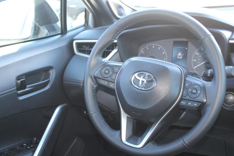 Toyota Corolla Cross Hybrid Vehicle Image 13