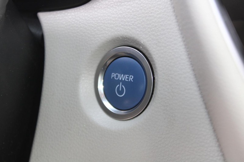 Toyota Corolla Hybrid Vehicle Image 15