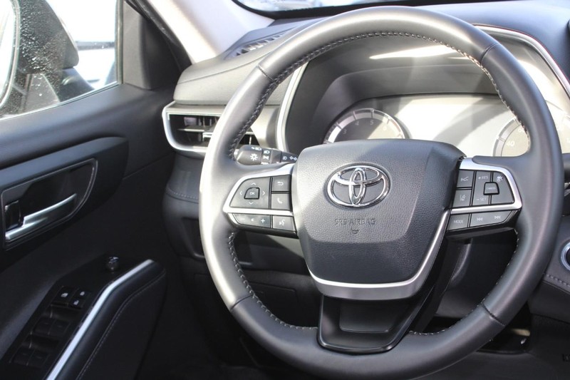 Toyota Highlander Vehicle Image 15