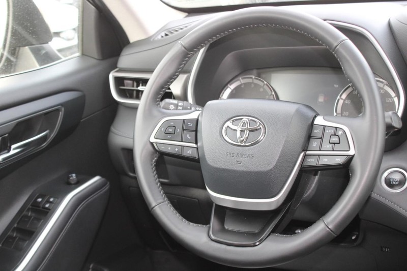 Toyota Highlander Vehicle Image 15