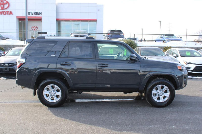 Toyota 4Runner Vehicle Image 02