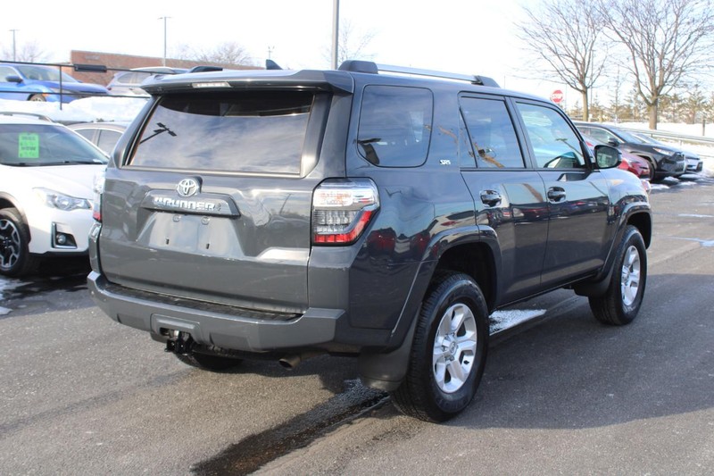 Toyota 4Runner Vehicle Image 03