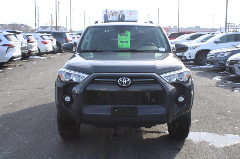 Toyota 4Runner Vehicle Image 09