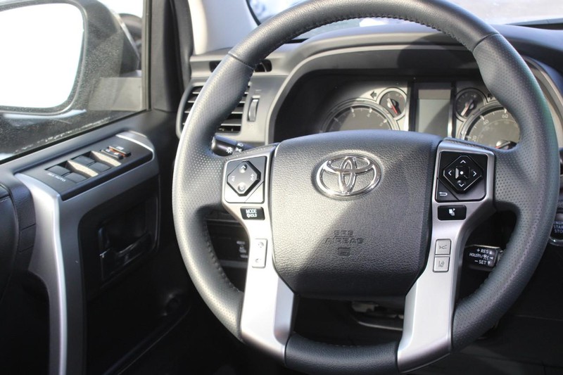 Toyota 4Runner Vehicle Image 12