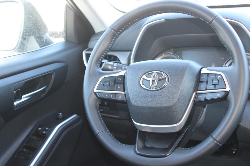 Toyota Highlander Vehicle Image 15