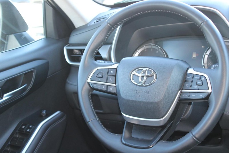 Toyota Highlander Vehicle Image 15