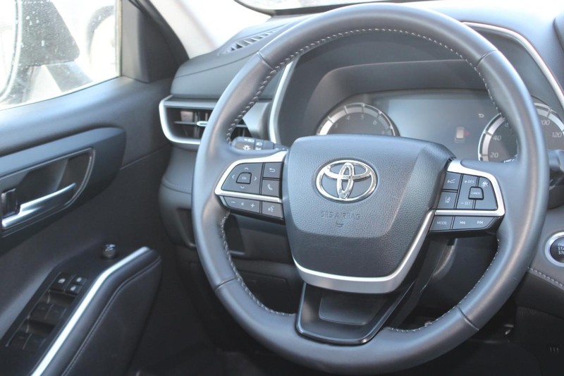 Toyota Highlander Vehicle Image 15