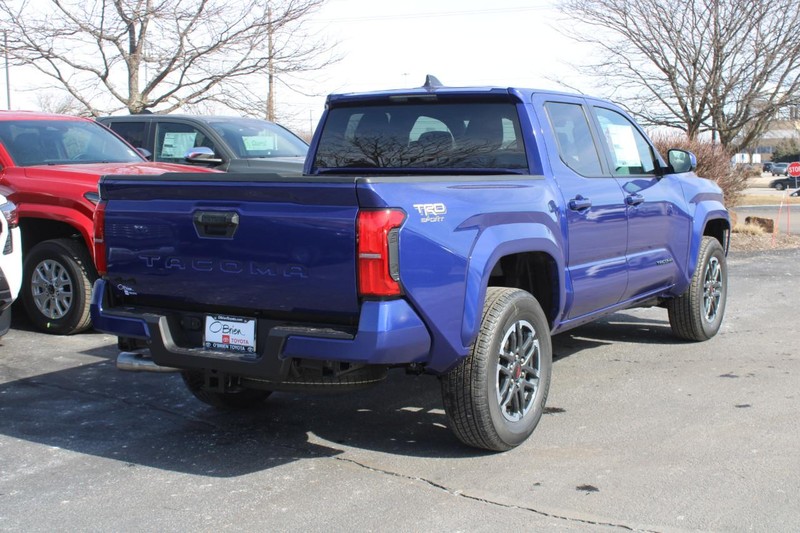 Toyota Tacoma 4WD Vehicle Image 03