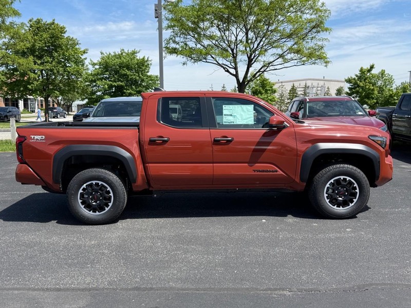 Toyota Tacoma 4WD Vehicle Image 02