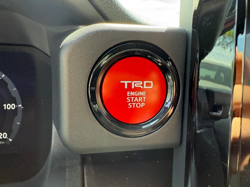 Toyota Tacoma 4WD Vehicle Image 09