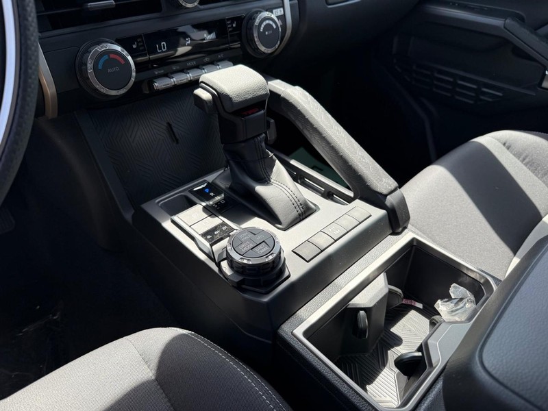 Toyota Tacoma 4WD Vehicle Image 14