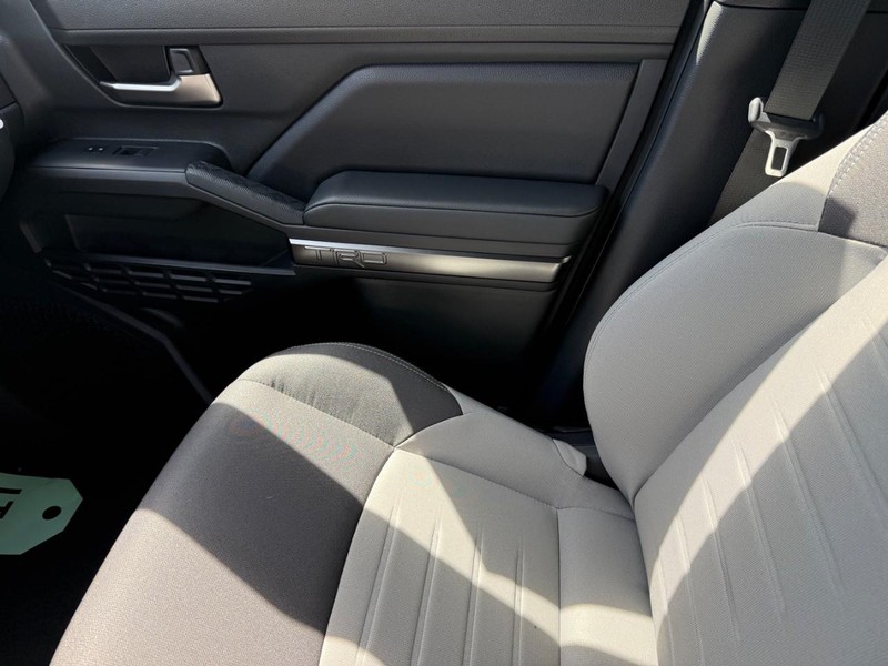 Toyota Tacoma 4WD Vehicle Image 15
