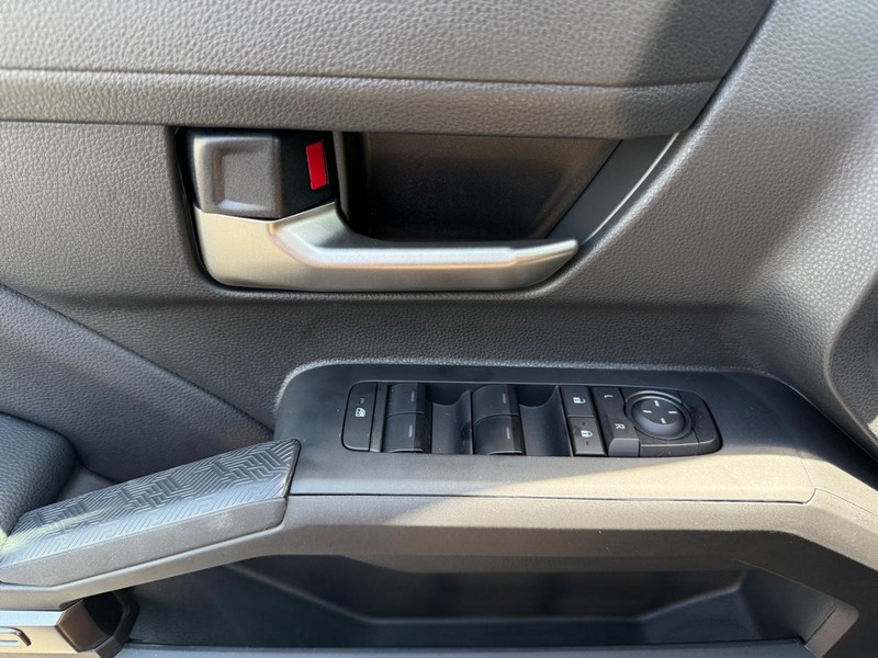 Toyota Tacoma 4WD Vehicle Image 18