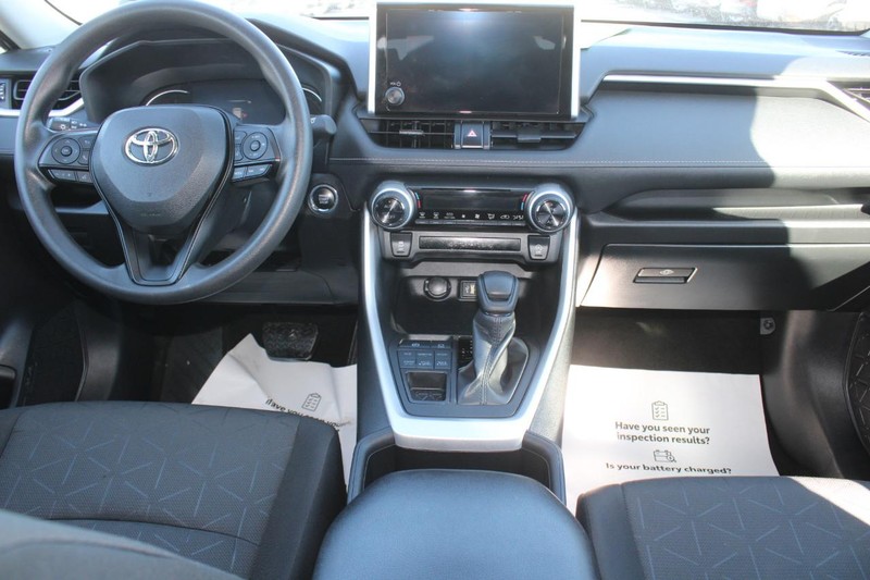 Toyota RAV4 Vehicle Image 11