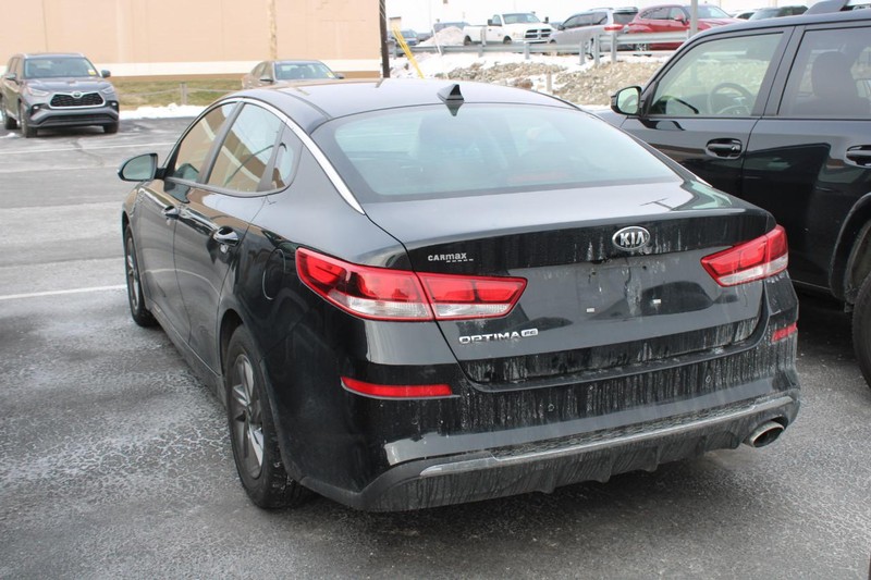 Kia Optima Vehicle Image 04