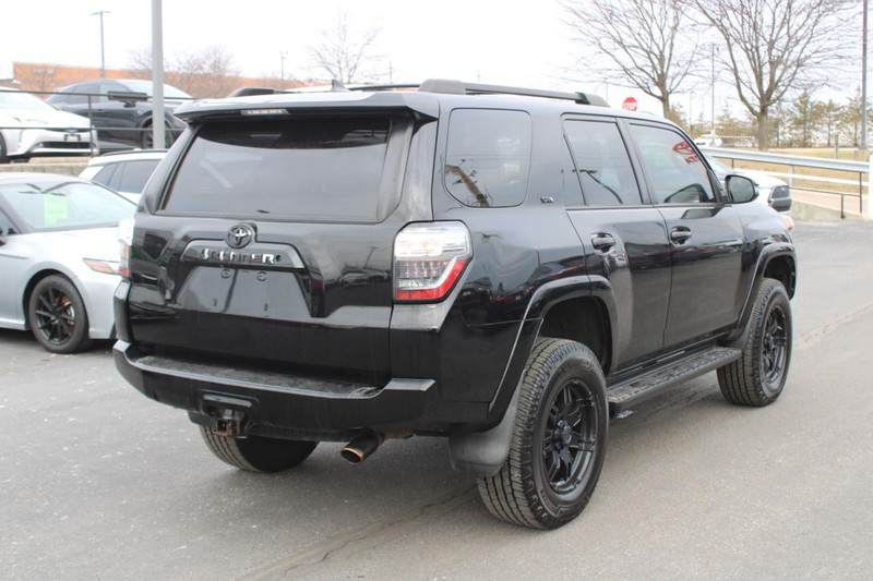 Toyota 4Runner Vehicle Image 03